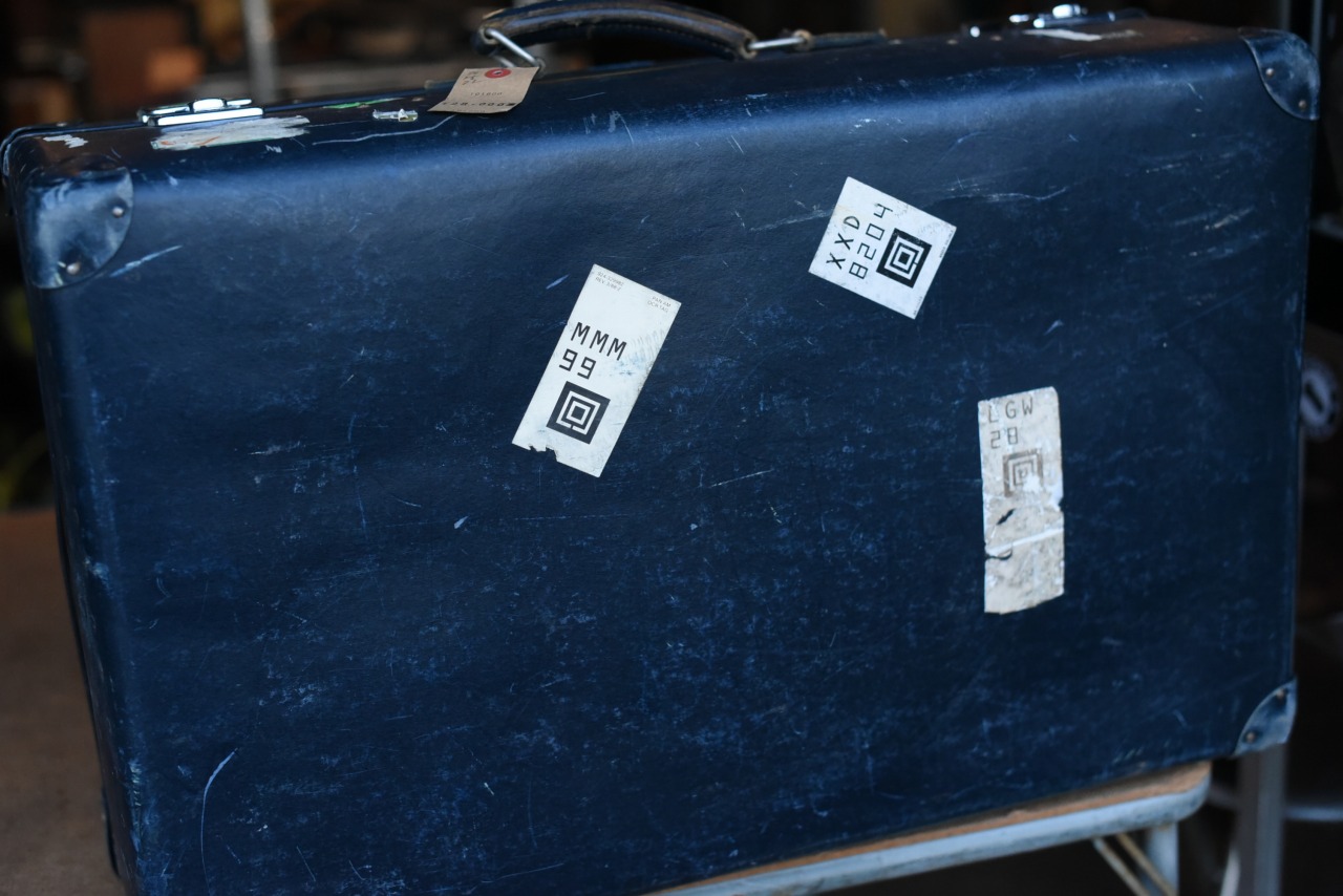 101800　UK ヴィンテージ　英国 グローブ トロッター 「GLOBE TROTTER」 MADE IN ENGLAND 刻印