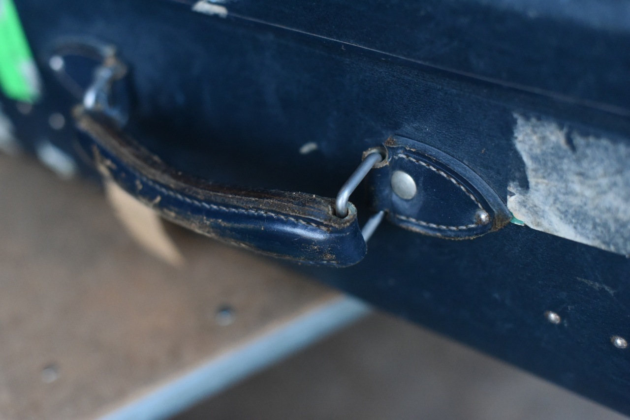 101800　UK ヴィンテージ　英国 グローブ トロッター 「GLOBE TROTTER」 MADE IN ENGLAND 刻印