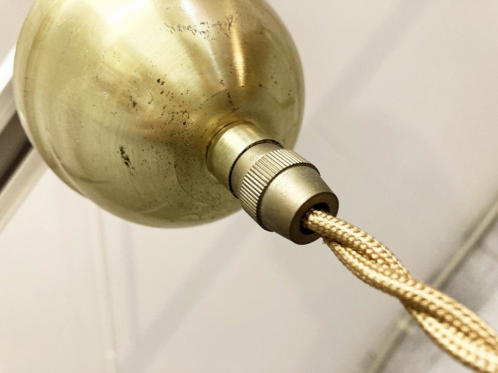 958 ヴィンテージ　乳白色ガラス ランプ シェード フリル 真鍮製照明器具付属