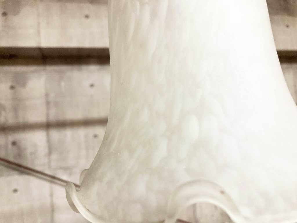 958 ヴィンテージ　乳白色ガラス ランプ シェード フリル 真鍮製照明器具付属