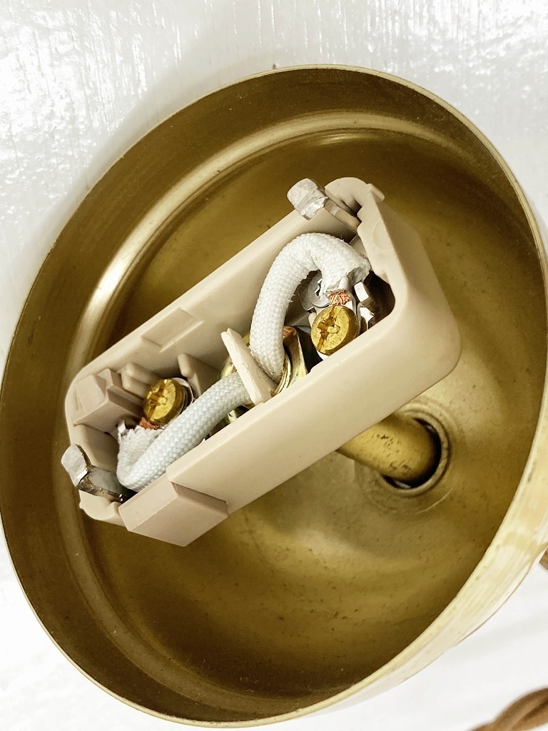 958 ヴィンテージ　乳白色ガラス ランプ シェード フリル 真鍮製照明器具付属