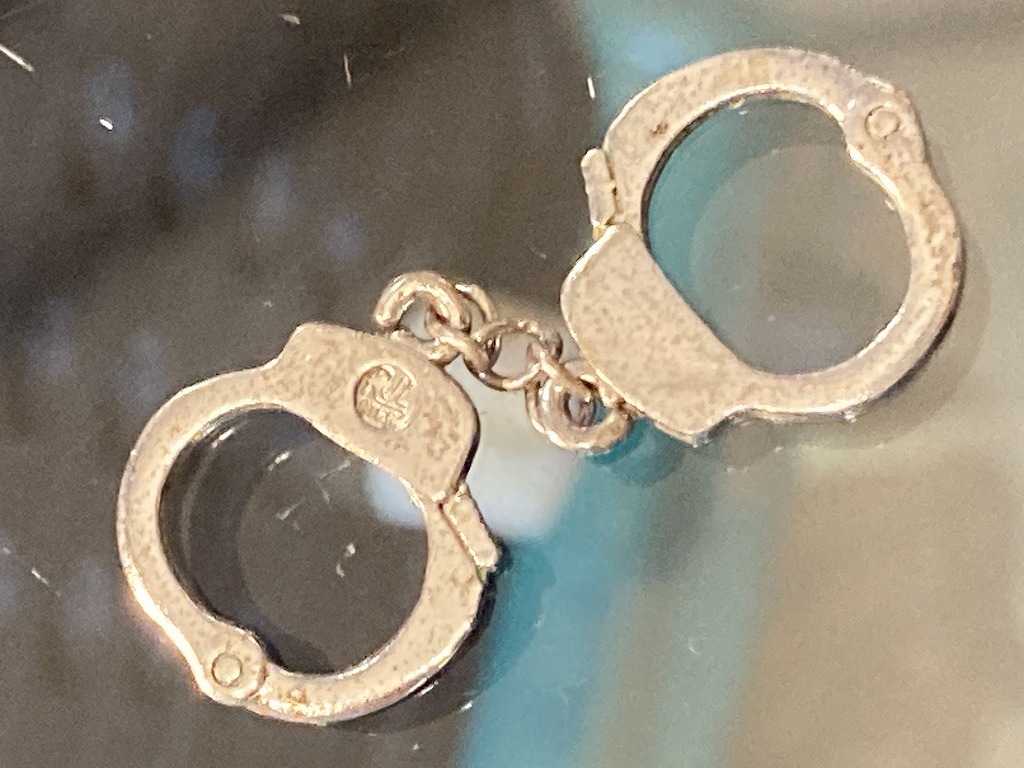 108658「HAND CUFFS」 925 SILVER ジュエリー　MADE IN ENGLAND 