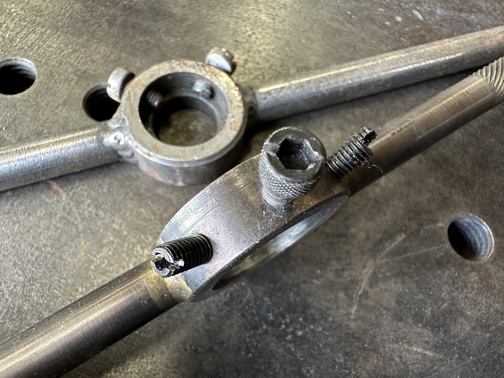 108029 ヴィンテージ　ダイスハンドル　ダイスレンチ　タップ・ダイス　　ツール　工具　英国 MADE IN ENGLAND