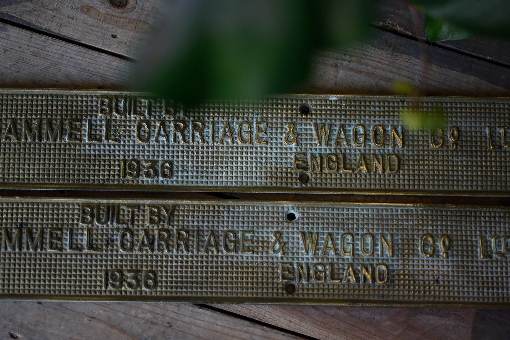 104917 ヴィンテージ　メトロポリタン=キャメル客貨車会社  真鍮製 プレート　ブラス　英国 MADE IN ENGLAND