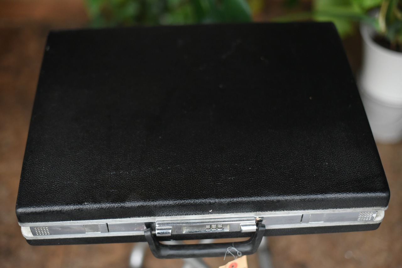 100769 ヴィンテージ　アタッシュケース　サムソナイト ヨーロッパ　SAMSONITE EUROPE　