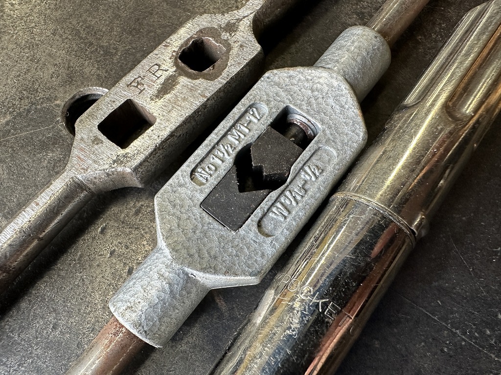 108030 ヴィンテージ　タップハンドル　タップレンチ　タップ・ダイス　　ツール　工具　英国 MADE IN ENGLAND