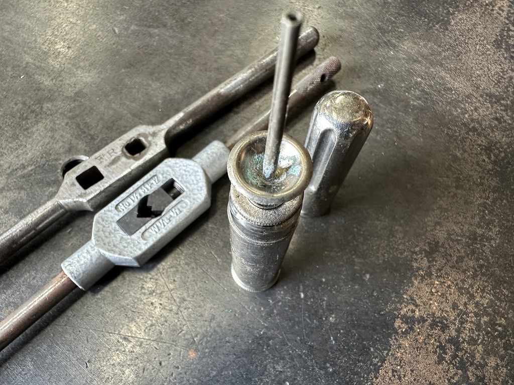 108030 ヴィンテージ　タップハンドル　タップレンチ　タップ・ダイス　　ツール　工具　英国 MADE IN ENGLAND