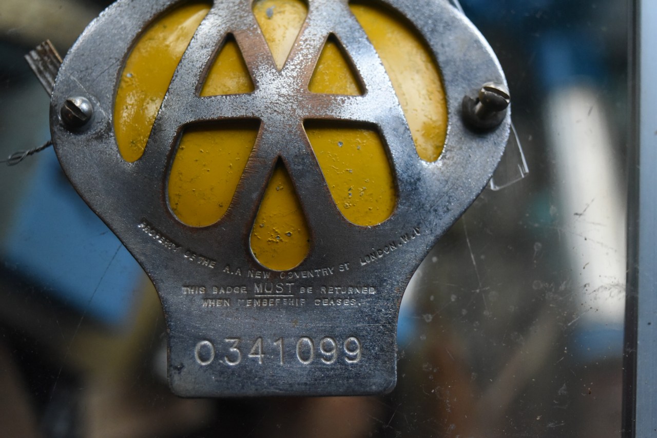 102065 UK ヴィンテージ　AA Automobile Association カーバッチ