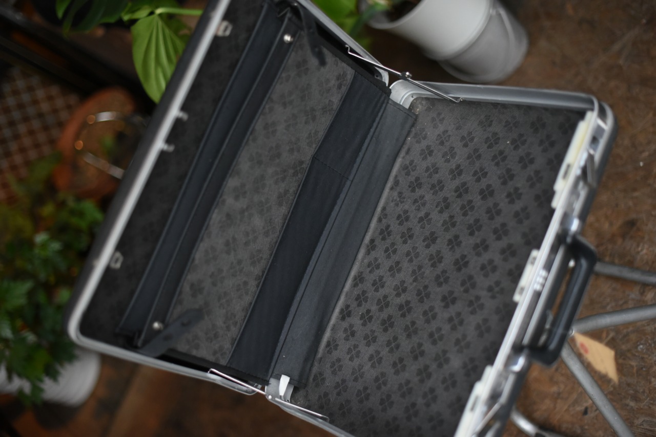 101234 UK ヴィンテージ　アタッシュケース　GOLDENMAN 　