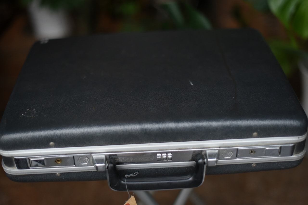 101234 UK ヴィンテージ　アタッシュケース　GOLDENMAN 　