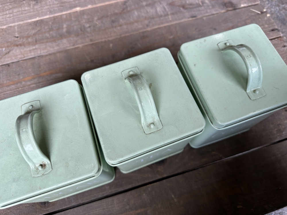 108439 ヴィンテージ キャニスター 缶  キッチン雑貨 3つセット