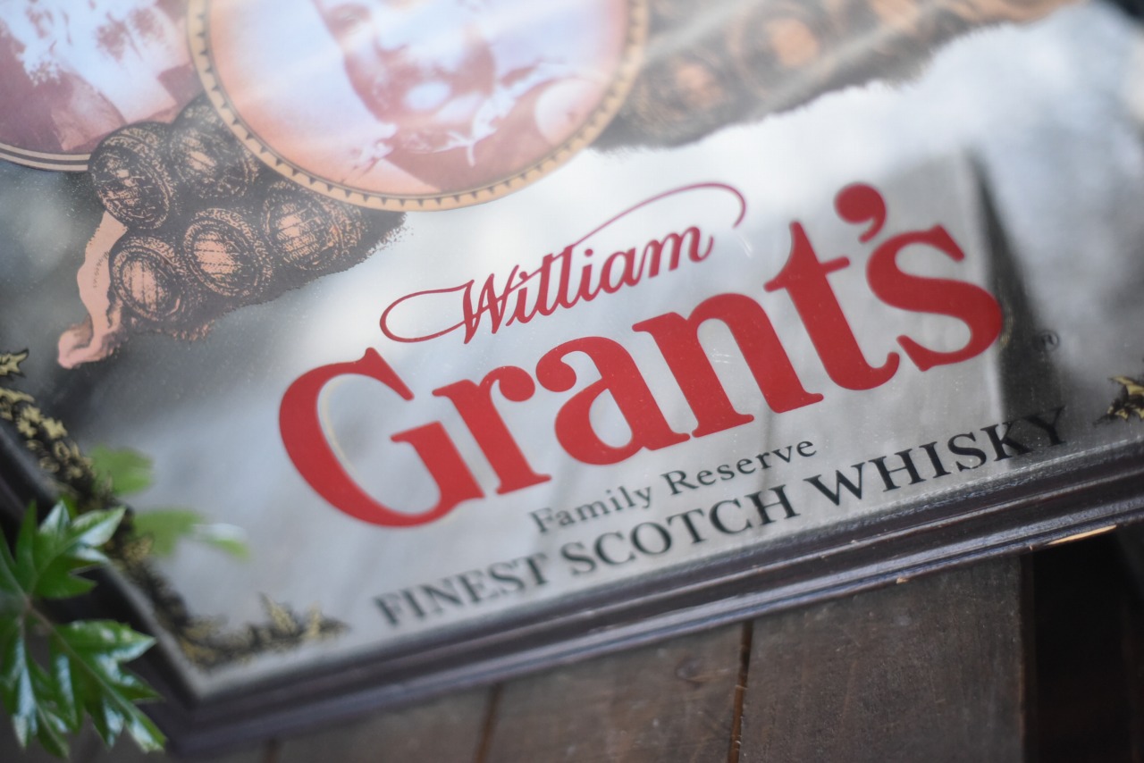 2946 ヴィンテージ　「Grant's」　ウッドフレーム ミラー