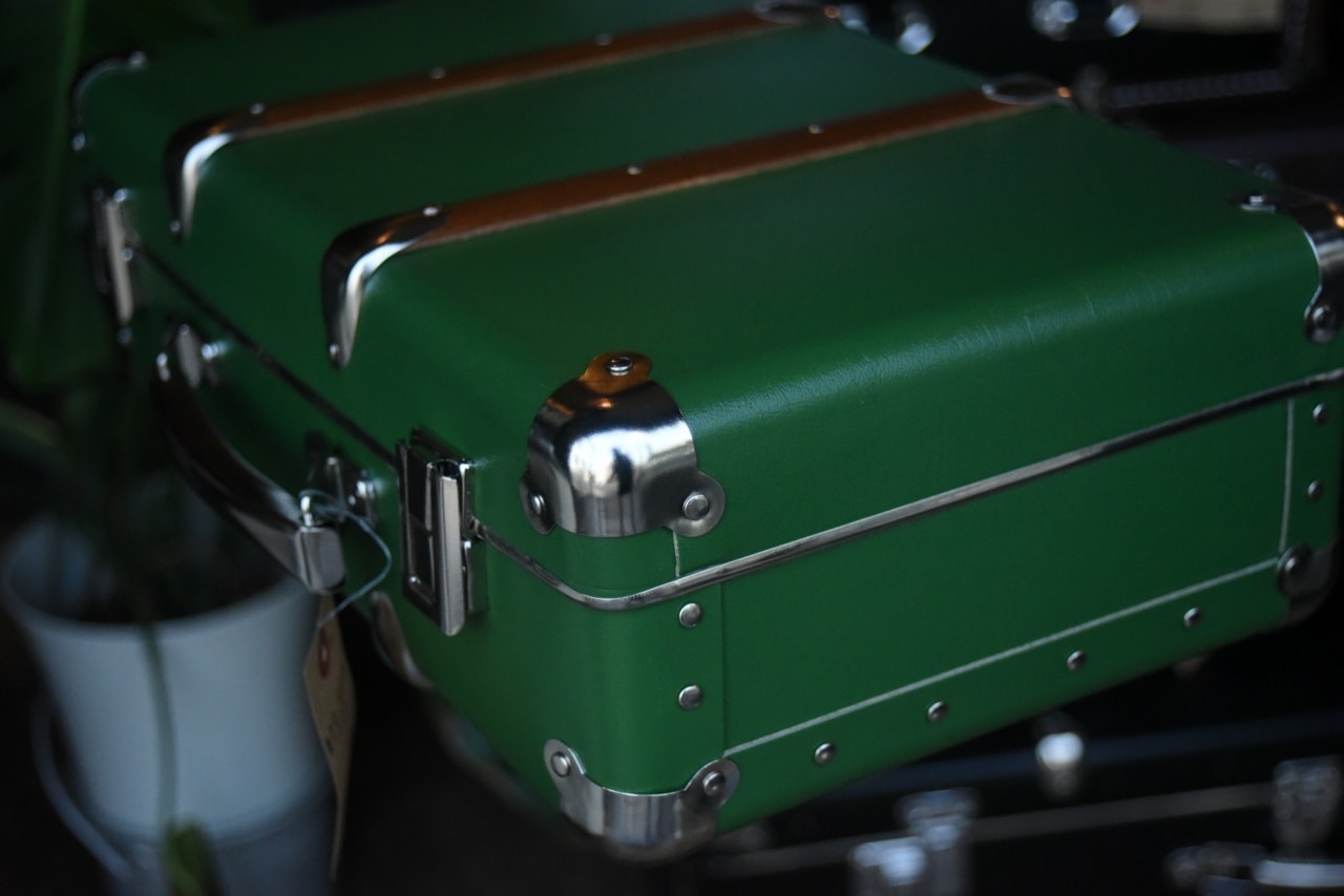 5534 40cm M グリーン 「KAZETO社」　トランクケース 90年以上の歴史を誇るチェコの伝統的トランクメーカー　