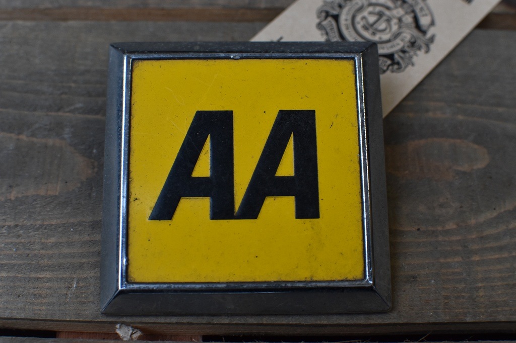106874　ヴィンテージ　 「AA」 カーバッチ エンブレム