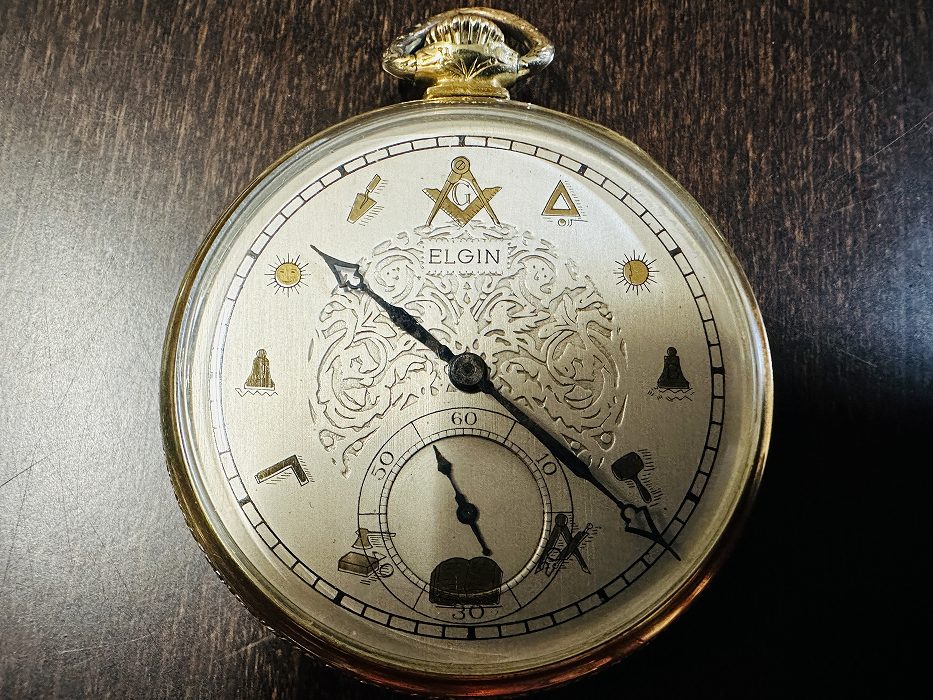 値引き　エルジンELGIN 手巻き懐中時計 コンパス フリーメイソン 107725 「ELGIN」 エルジン 懐中時計 フリーメイソン 手巻き 1924年