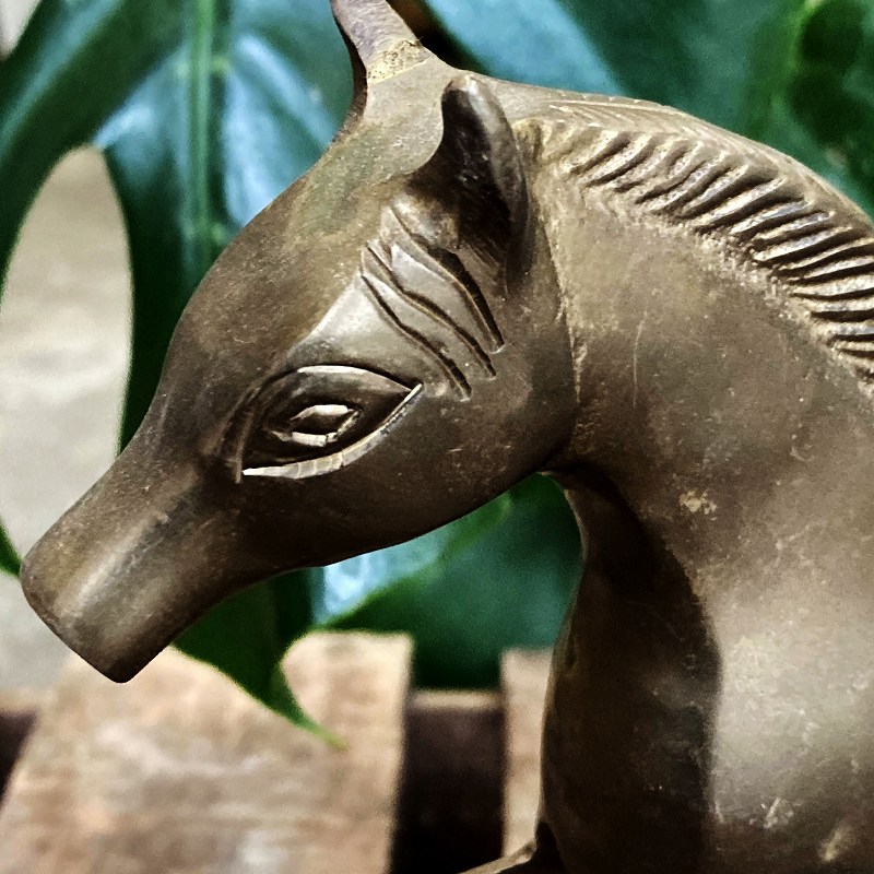 105609 生産国不明　馬　置物　真鍮製　ブラス