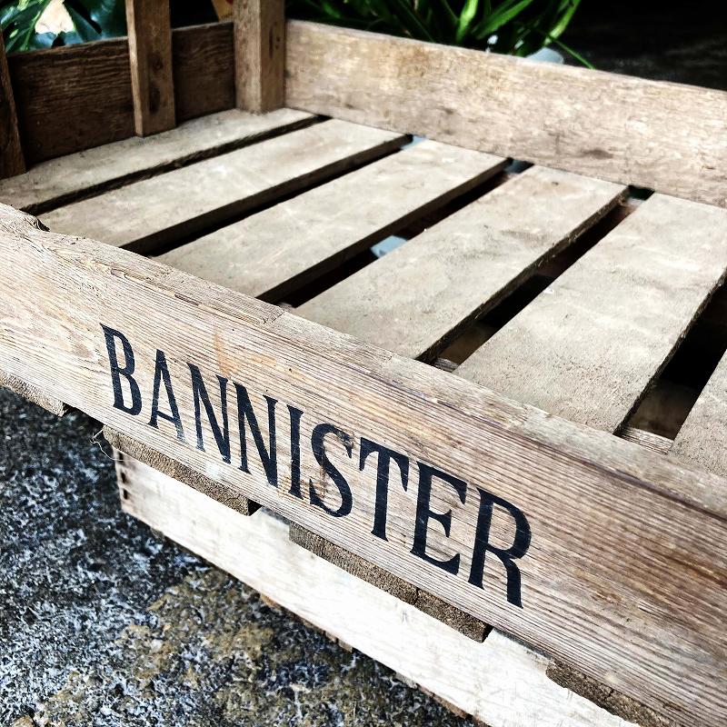 444 ヴィンテージ　「BANNISTER 1971」　ウッド　ボックス　ラック 英国製