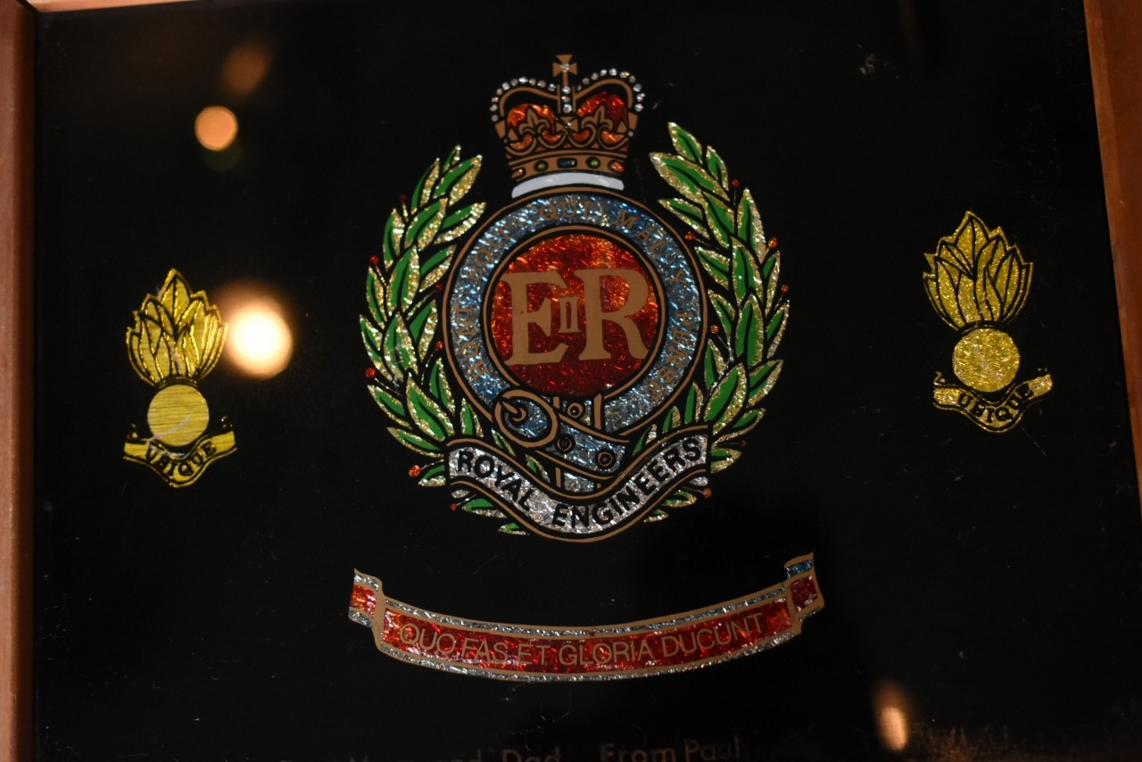 2401 UK ヴィンテージ トレー トレイ ROYAL ENGINEERS ※ガタつきがあります