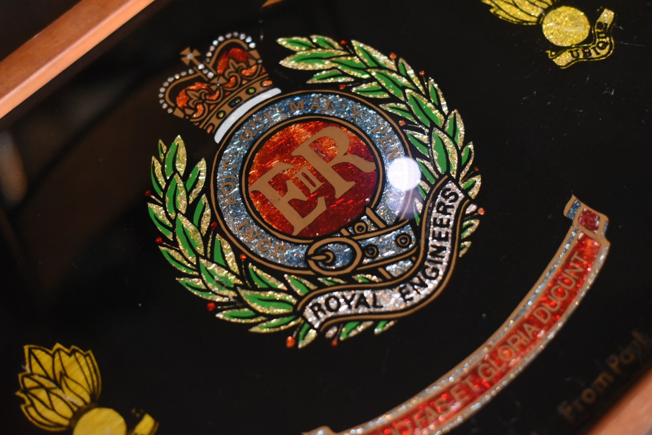 2401 UK ヴィンテージ トレー トレイ ROYAL ENGINEERS ※ガタつきがあります