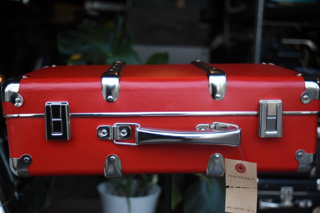 5510 40cm M レッド 「KAZETO社」 トランクケース 90年以上の歴史を誇るチェコの伝統的トランクメーカー