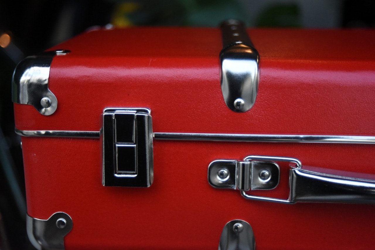 5510 40cm M レッド 「KAZETO社」 トランクケース 90年以上の歴史を誇るチェコの伝統的トランクメーカー