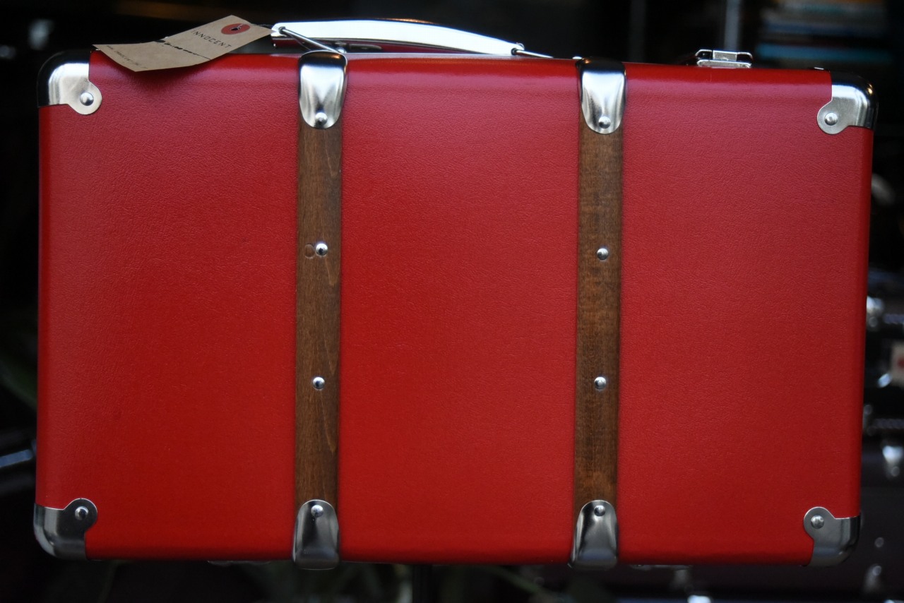 5510 40cm M レッド 「KAZETO社」 トランクケース 90年以上の歴史を誇るチェコの伝統的トランクメーカー