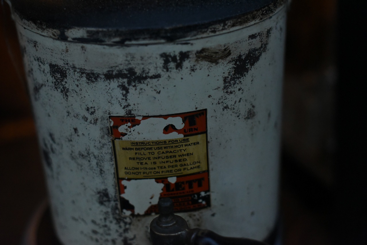 101789　ヴィンテージ オイル缶　ボトル　コック付き