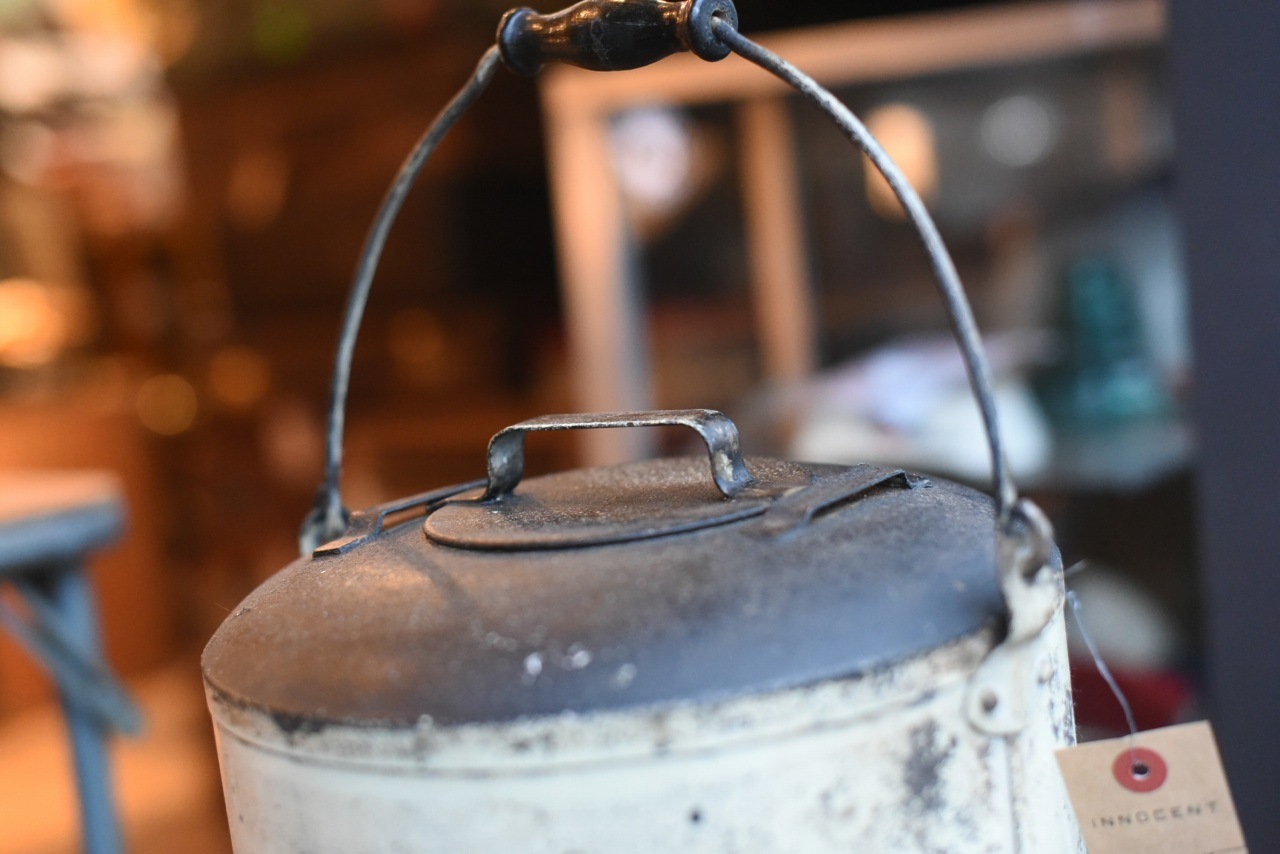 101789　ヴィンテージ オイル缶　ボトル　コック付き