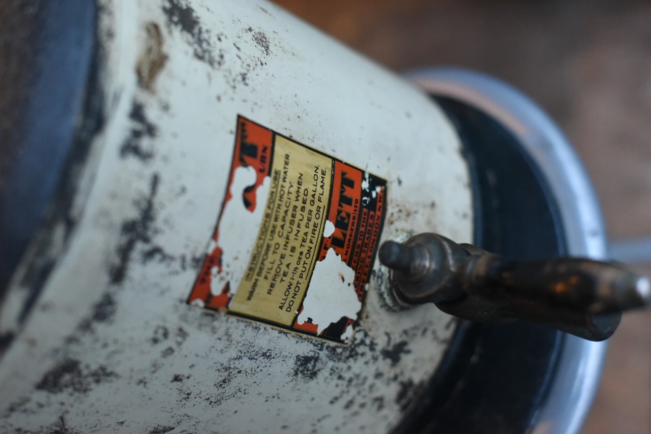 101789　ヴィンテージ オイル缶　ボトル　コック付き