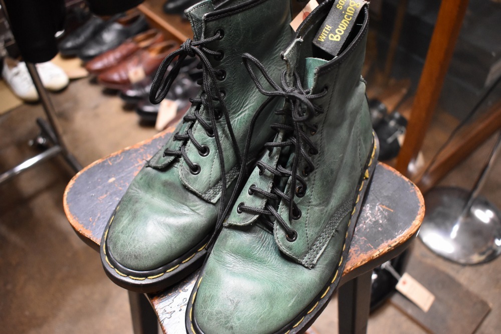 109195 ヴィンテージ　ブーツ　「ドクターマーチン」　Dr. Martens　8ホール MADE IN ENGLAND