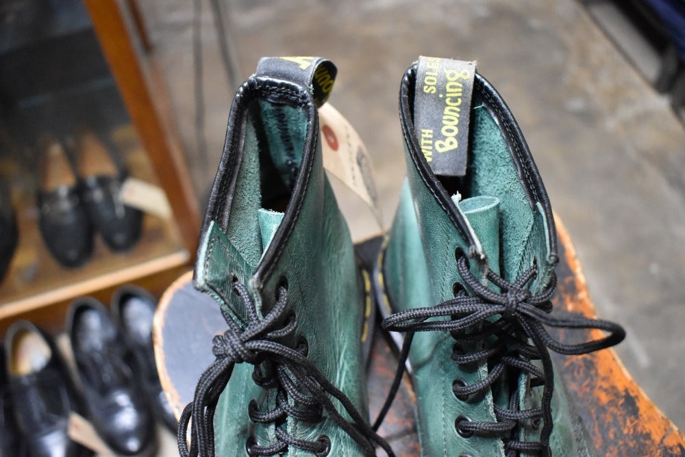 109195 ヴィンテージ　ブーツ　「ドクターマーチン」　Dr. Martens　8ホール MADE IN ENGLAND