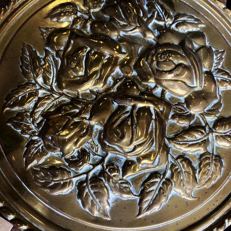 105625 生産国不明　フラワートレイ　真鍮製　ブラス