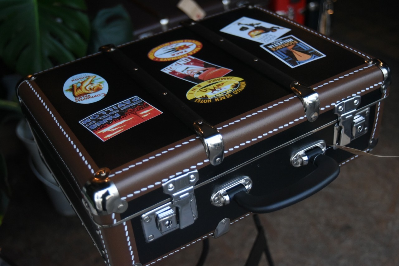 5466 40cm ラベル ブラック 「KAZETO社」 トランクケース 90年以上の歴史を誇るチェコの伝統的トランクメーカー