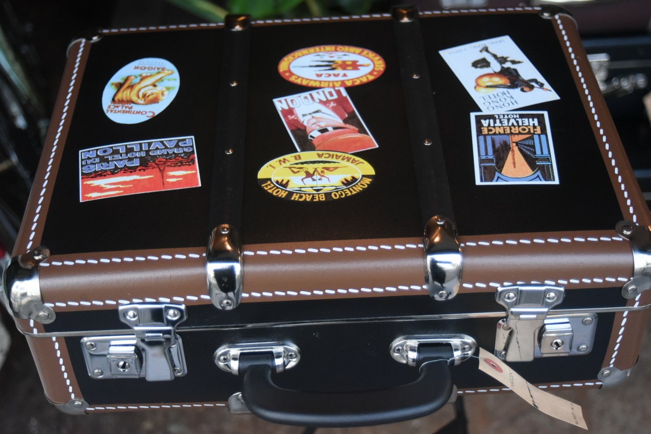 5466 40cm ラベル ブラック 「KAZETO社」 トランクケース 90年以上の歴史を誇るチェコの伝統的トランクメーカー