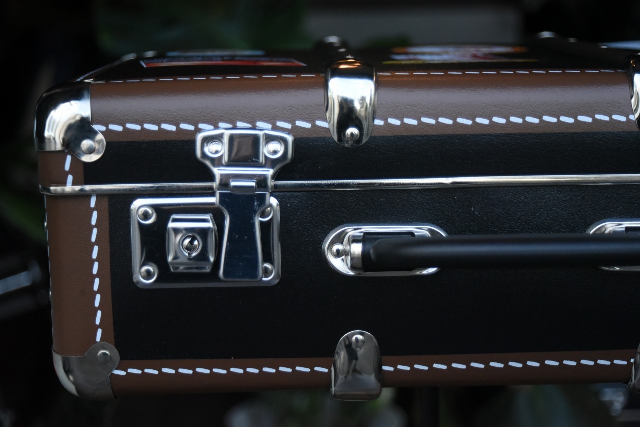 5466 40cm ラベル ブラック 「KAZETO社」 トランクケース 90年以上の歴史を誇るチェコの伝統的トランクメーカー