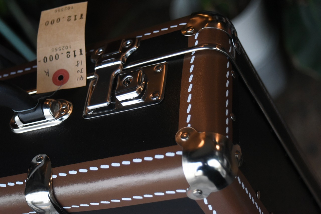 5466 40cm ラベル ブラック 「KAZETO社」 トランクケース 90年以上の歴史を誇るチェコの伝統的トランクメーカー