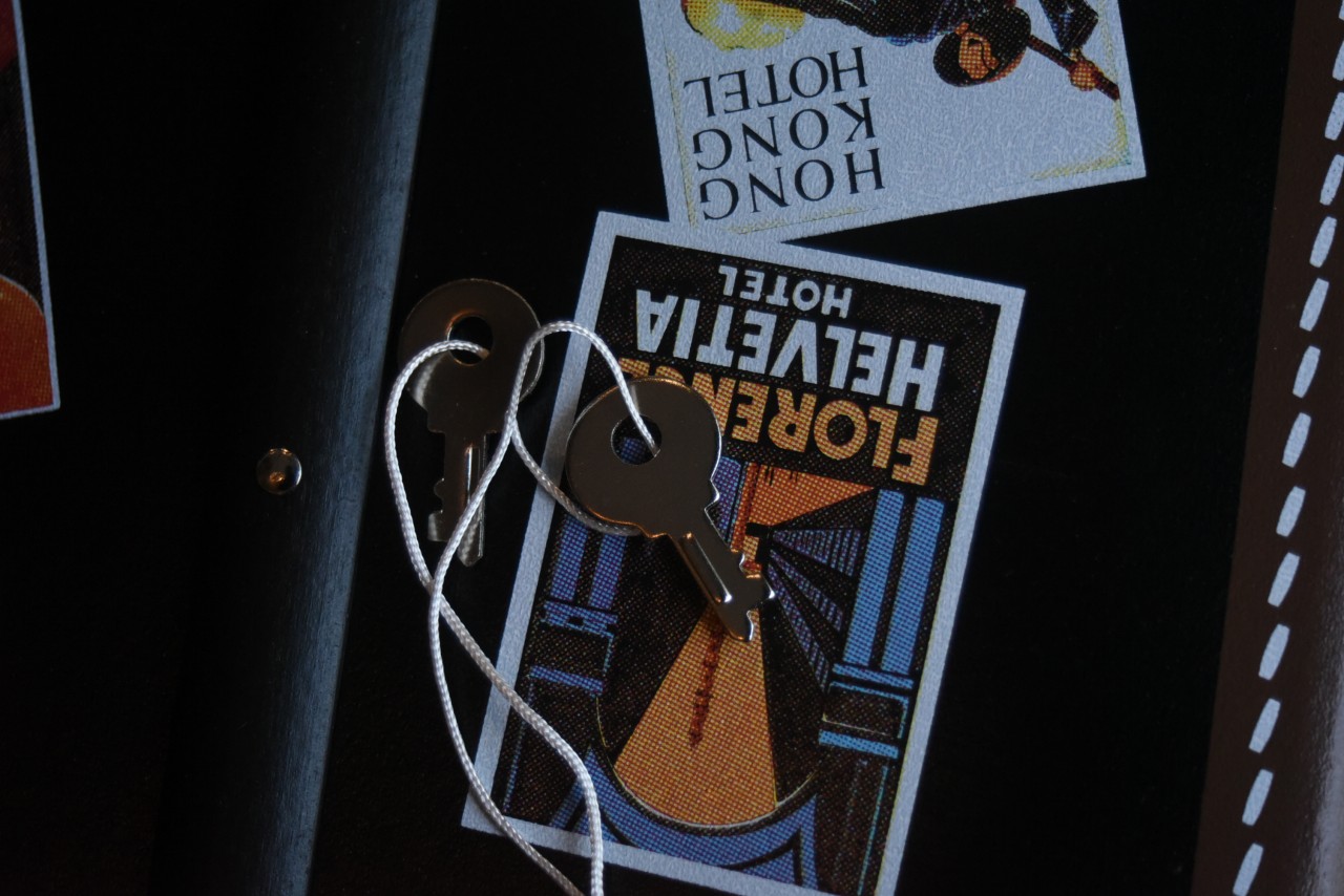 5466 40cm ラベル ブラック 「KAZETO社」 トランクケース 90年以上の歴史を誇るチェコの伝統的トランクメーカー