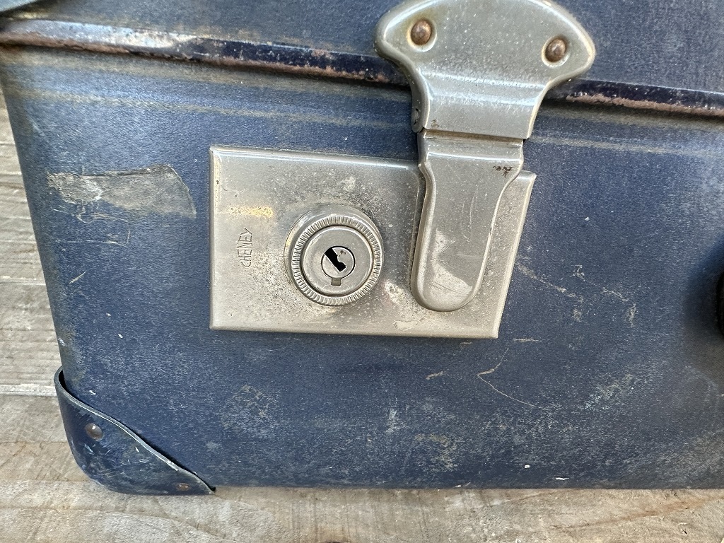 107582 UK ヴィンテージ　英国 グローブ トロッター  「GLOBE TROTTER」 MADE IN ENGLAND 刻印