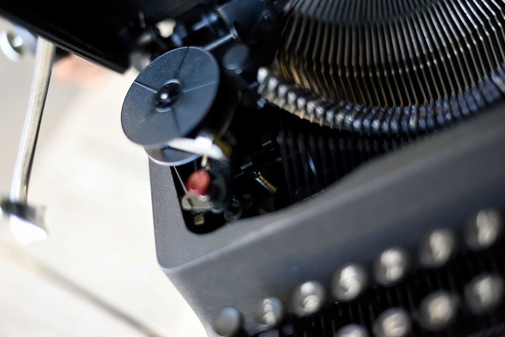 104876 ヴィンテージ　「「Rheinmetall　ラインメタル社製」　タイプライター　西ドイツ製 MADE IN GERMANY