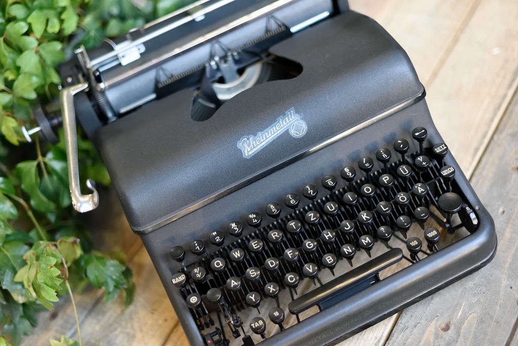 104876 ヴィンテージ　「「Rheinmetall　ラインメタル社製」　タイプライター　西ドイツ製 MADE IN GERMANY