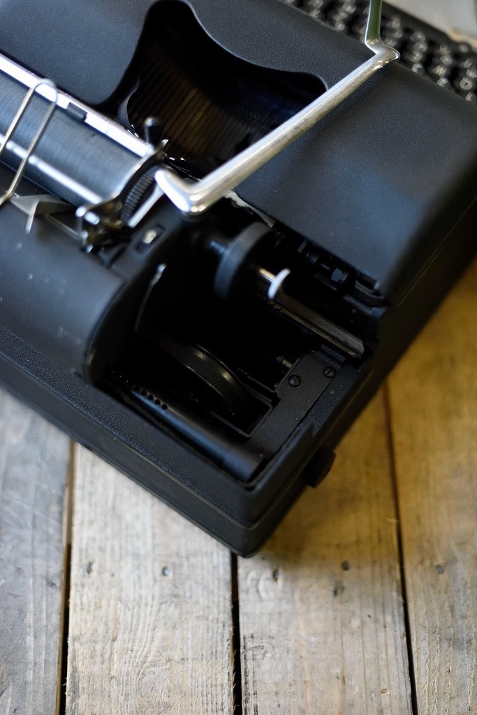 104876 ヴィンテージ　「「Rheinmetall　ラインメタル社製」　タイプライター　西ドイツ製 MADE IN GERMANY