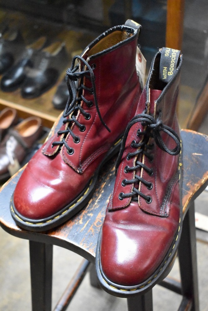 109193 ヴィンテージ　ブーツ　「ドクターマーチン」　Dr. Martens　8ホール MADE IN ENGLAND