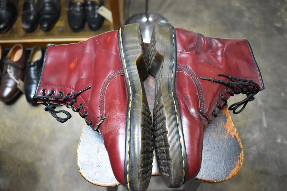 109193 ヴィンテージ　ブーツ　「ドクターマーチン」　Dr. Martens　8ホール MADE IN ENGLAND
