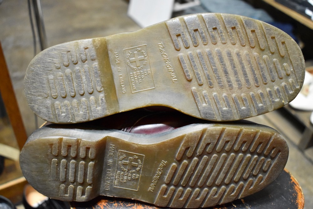 109193 ヴィンテージ　ブーツ　「ドクターマーチン」　Dr. Martens　8ホール MADE IN ENGLAND