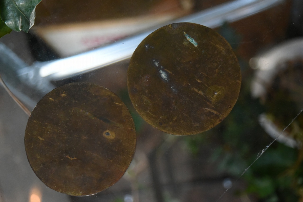 102965 UK ヴィンテージ　 「LOTUS ロータス」　 2枚セット　旧ロゴ　ブラス　真鍮エンブレム