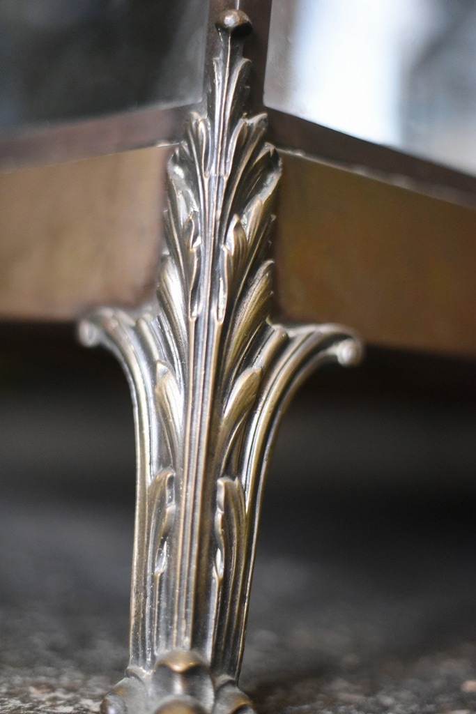 108406 販売及び長期リース店舗什器　英国製アンティーク　ブラスフレーム製　ガラスショーケース 　