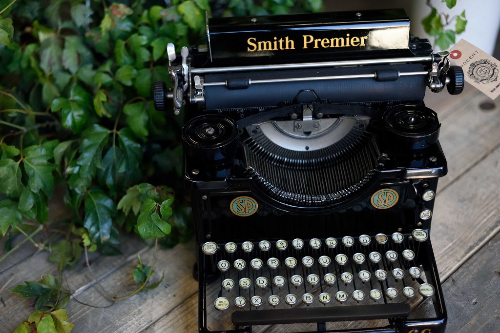 104912 ヴィンテージ　「Smith Premier」　タイプライター　アメリカ製 MADE IN USA