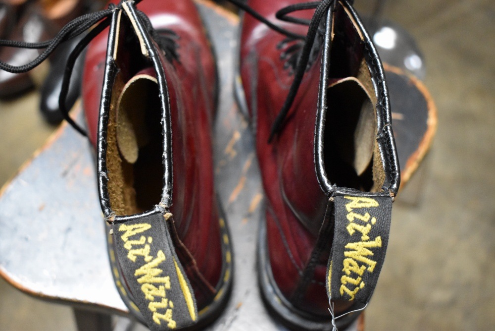 109191 ヴィンテージ　ブーツ　「ドクターマーチン」　Dr. Martens　8ホール MADE IN ENGLAND