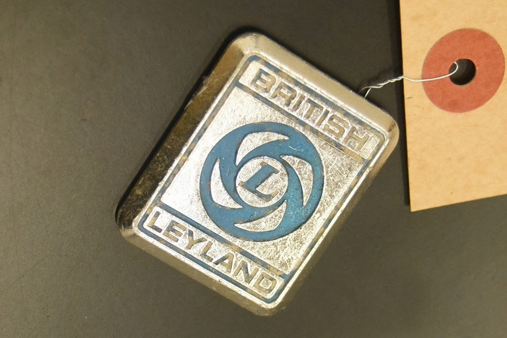 104512 ヴィンテージ 　「BRITISH LEYLAND　ブリティッシュ・レイランド」　 旧車　エンブレム　英国 MADE IN ENGLAND