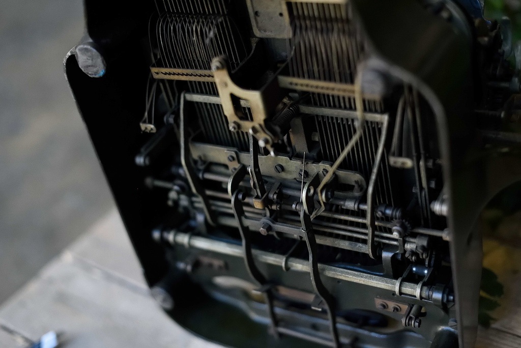 104913 ヴィンテージ　「OLIVER」　タイプライター　アメリカ製 MADE IN USA